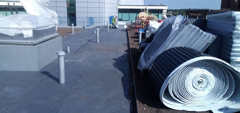 Installing waterproof green roof in London